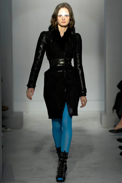 Look 32